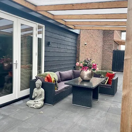 T Koetshuis Warmenhuizen